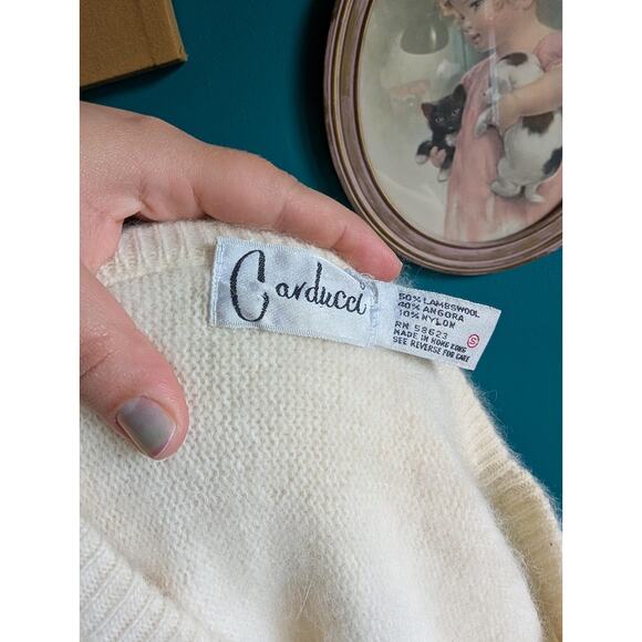 Vintage carducci wool and angora sweater with applique beaded pearls in white - Picture 7 of 8